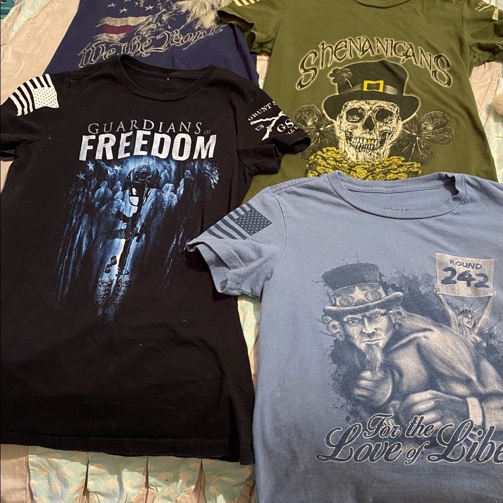 Grunt Style size Small t-shirts.